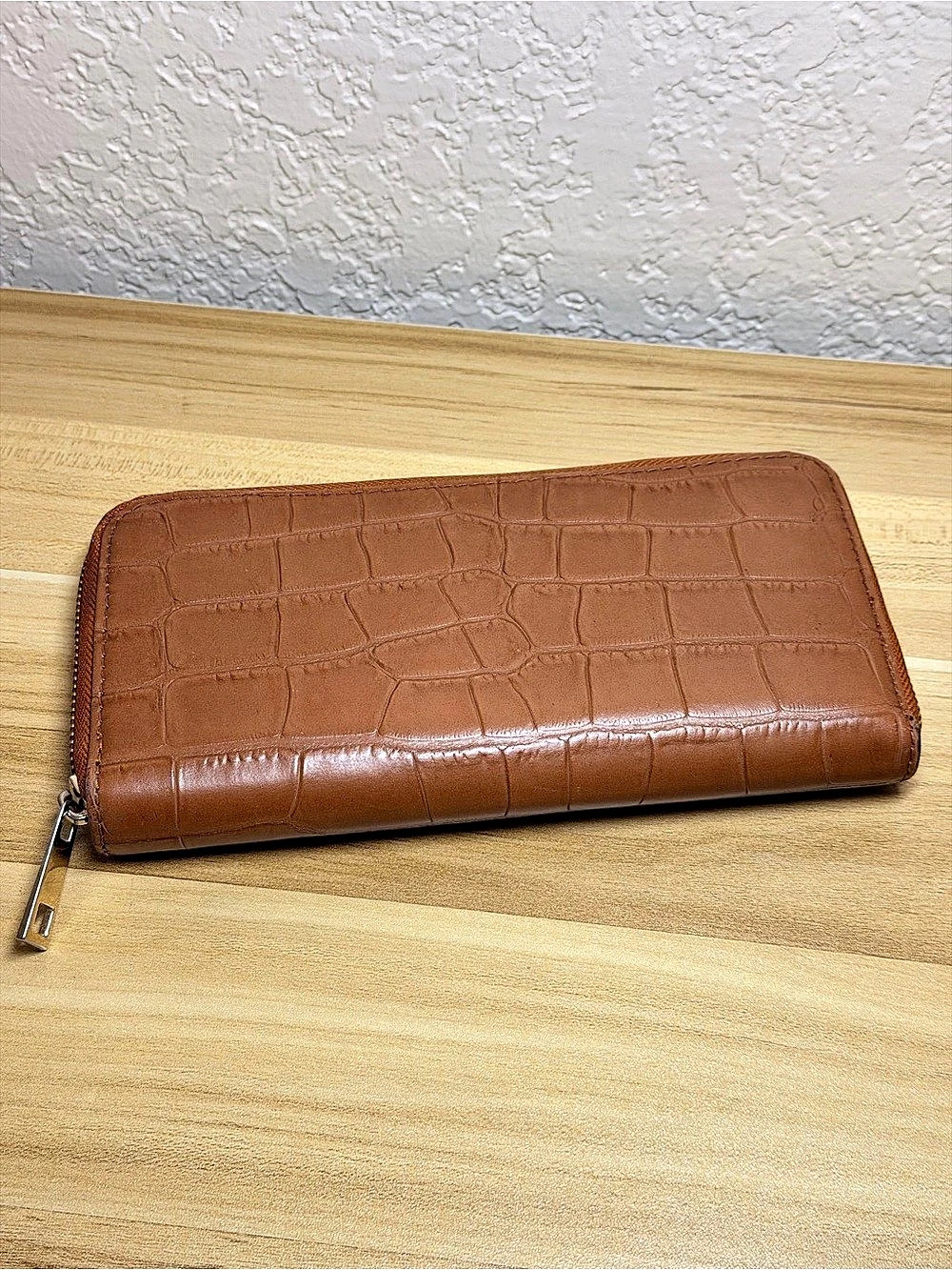 Anna Paola Crocodile Embossed Italian Leather Wallet in Brown/Tan Zip Around EUC